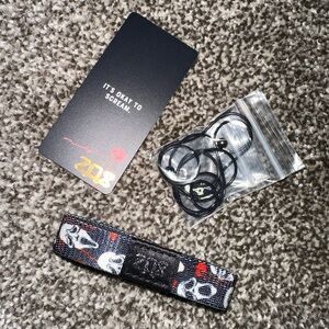 Zox “AHHHHHHH” Scream Wristband with Card and Necklace - size small